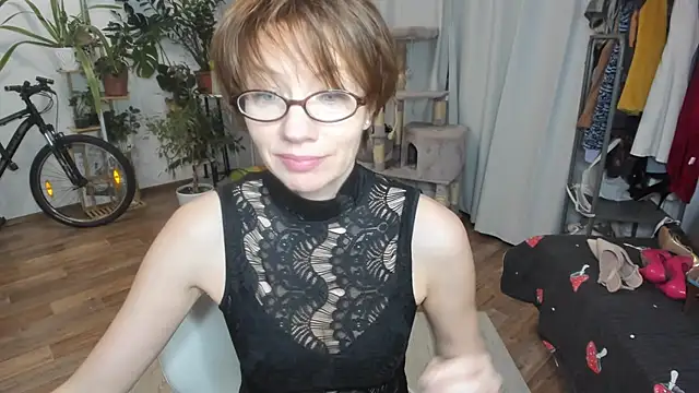 Snapshot of Constancia_pure chatting on February 9, 6:58 pm Constancia pure online show from February 9, 6:58 pm