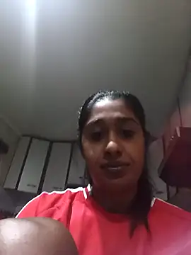 Lisaabrown  online show from April 12, 7:30 pm