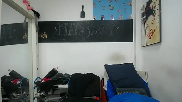 Snapshot of Meloncillo_And_BabyLiss chatting on March 23, 1:31 am Meloncillo And BabyLiss online show from March 23, 1:31 am