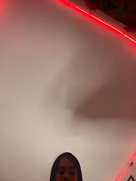 Snapshot of Emma_Brown_12 chatting on October 28, 8:44 pm Emma Brown 12 online show from October 28, 8:44 pm