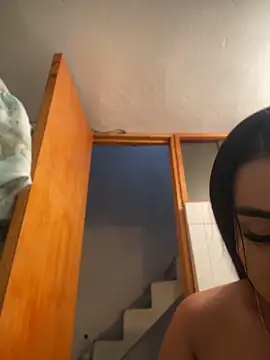 Snapshot of Emma_Brown_12 chatting on June 19, 9:29 pm Emma Brown 12 online show from June 19, 9:29 pm
