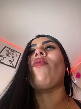Snapshot of Emma_Brown_12 chatting on June 26, 10:03 pm Emma Brown 12 online show from June 26, 10:03 pm