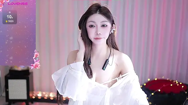 Snapshot of Angel-Bei-bei chatting on March 13, 8:15 am Angel-Bei-bei online show from March 13, 8:15 am