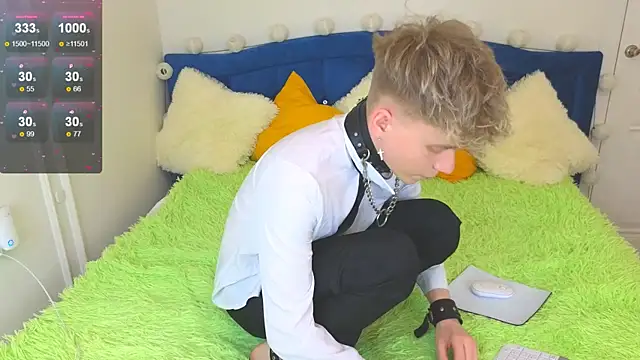 Snapshot of LandelRay chatting on September 13, 5:02 pm LandelRay online show from September 13, 5:02 pm