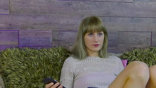 Snapshot of SiennaShapiro chatting on September 18, 7:38 pm SiennaShapiro online show from September 18, 7:38 pm