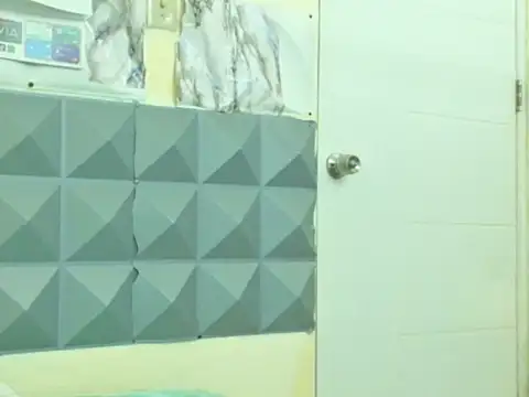 thesugar32 online show from February 24, 1:53 pm