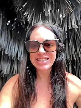 LilliThelo online show from December 15, 4:06 am