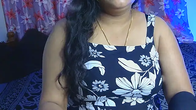 Snapshot of Love_4Sex chatting on July 7, 11:25 am Love 4Sex online show from July 7, 11:25 am