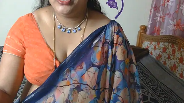 Snapshot of Love_4Sex chatting on July 31, 5:29 am Love 4Sex online show from July 31, 5:29 am