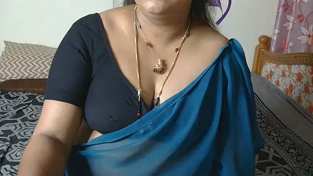 Snapshot of Love_4Sex chatting on August 5, 5:21 am Love 4Sex online show from August 5, 5:21 am