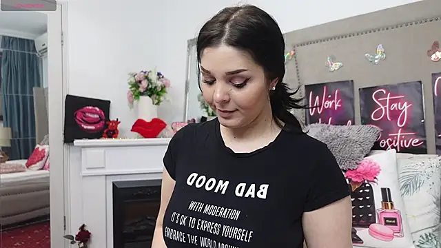 LexyRene online show from March 18, 11:35 am