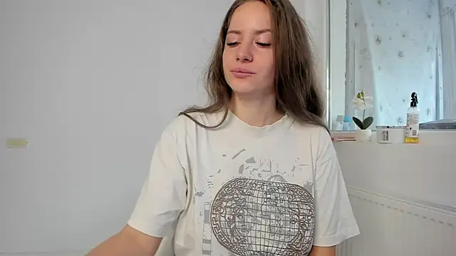 Snapshot of DiamondKay chatting on November 17, 7:36 am DiamondKay online show from November 17, 7:36 am