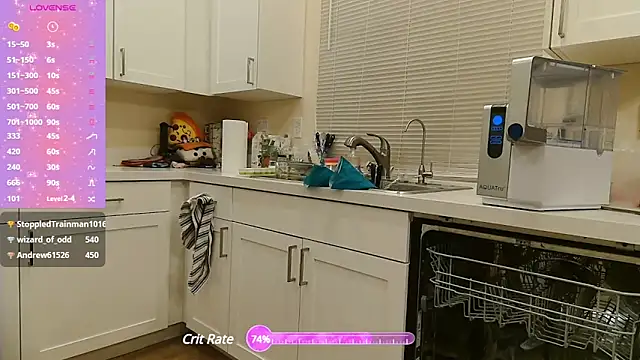 Snapshot of Blondiewithanass chatting on March 12, 10:37 am Blondiewithanass online show from March 12, 10:37 am