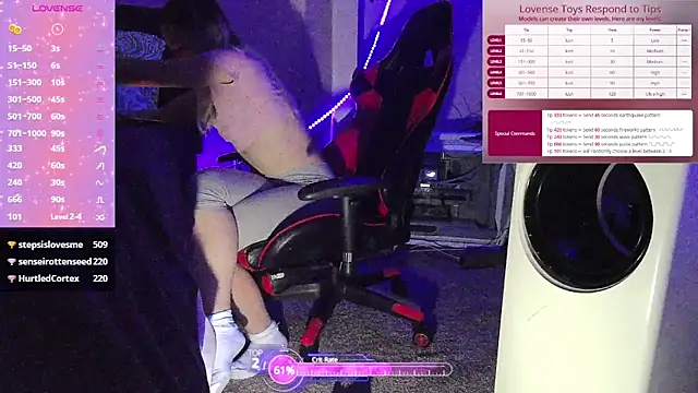 Snapshot of Blondiewithanass chatting on March 14, 5:24 pm Blondiewithanass online show from March 14, 5:24 pm