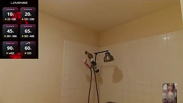 Blondiewithanass online show from March 2, 3:52 am