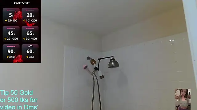 Blondiewithanass online show from June 25, 7:18 pm