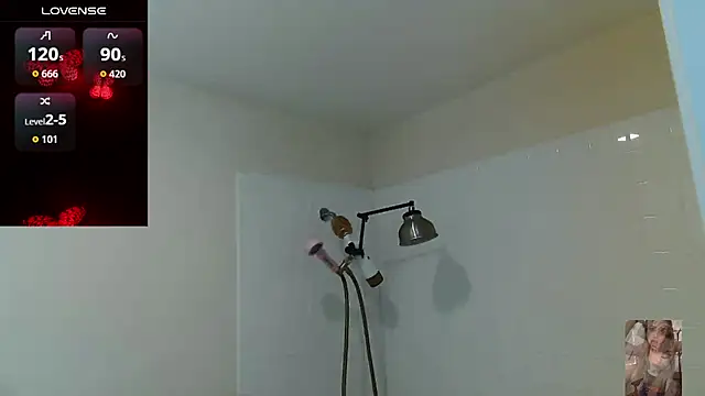Blondiewithanass online show from July 10, 11:51 pm