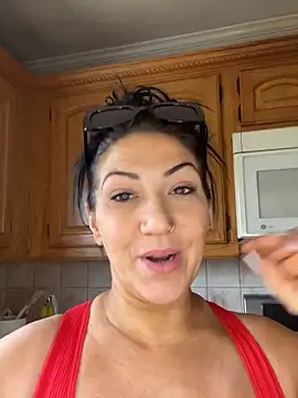 LittleMissEeve online show from April 12, 4:56 pm