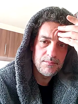 Snapshot of Arges20 chatting on March 2, 12:12 pm Arges20 online show from March 2, 12:12 pm