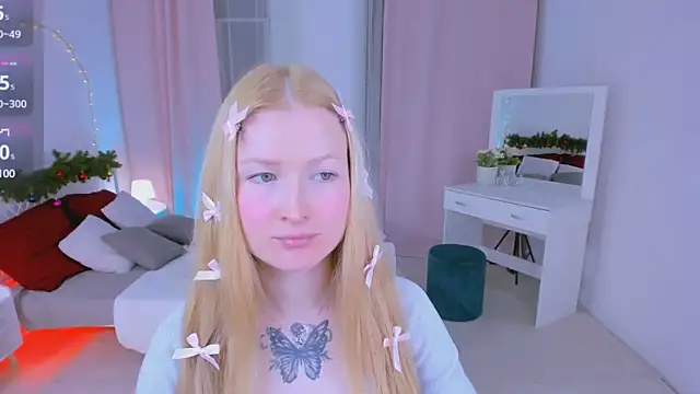 Laly Peach online show from December 21, 4:14 pm