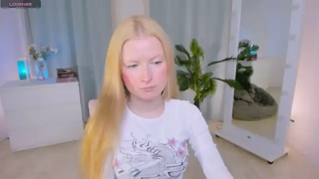 Snapshot of Laly_Peach chatting on May 30, 7:16 am Laly Peach online show from May 30, 7:16 am