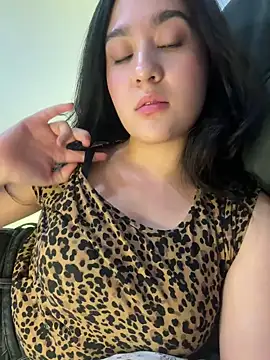 Snapshot of Nina_lovi chatting on December 22, 12:28 am Nina lovi online show from December 22, 12:28 am