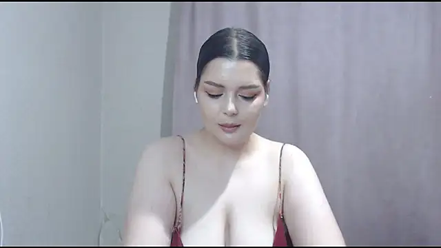 Snapshot of ohhhMie chatting on July 28, 6:31 pm ohhhMie online show from July 28, 6:31 pm