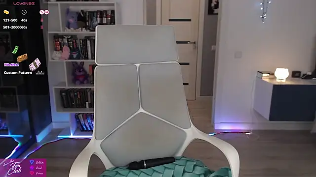 Snapshot of Emma_Bryan chatting on February 15, 9:55 pm Emma Bryan online show from February 15, 9:55 pm