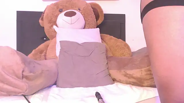 Snapshot of janeebony_ chatting on December 27, 6:31 pm janeebony online show from December 27, 6:31 pm