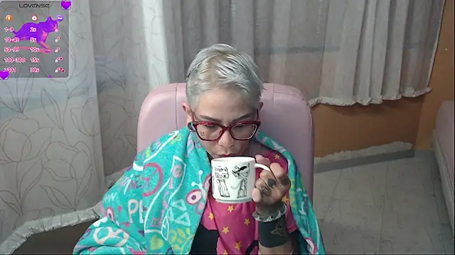 moon cat85 online show from June 20, 1:36 pm