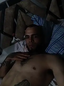 Snapshot of Danilo00759820 chatting on December 19, 5:36 am Danilo00759820 online show from December 19, 5:36 am