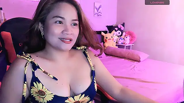 yenyen  online show from April 26, 1:42 pm