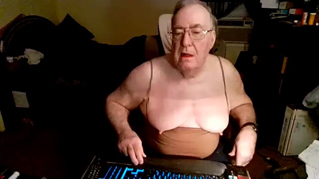 Toastir online show from December 23, 2:39 pm