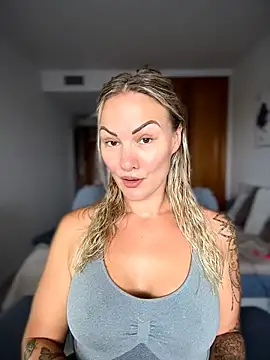 Snapshot of NastyMilf_ chatting on July 15, 8:08 am NastyMilf online show from July 15, 8:08 am