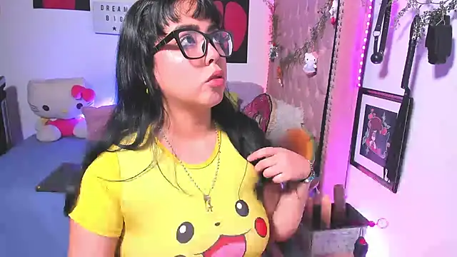 LillyCandy online show from April 15, 12:45 pm