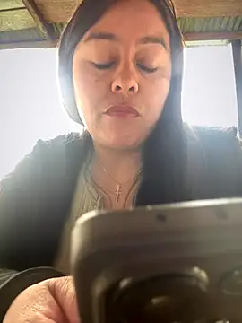 Snapshot of Ixchel_Anaid chatting on November 2, 12:40 pm Ixchel Anaid online show from November 2, 12:40 pm