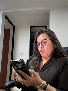 Snapshot of Ixchel_Anaid chatting on November 25, 1:27 am Ixchel Anaid online show from November 25, 1:27 am