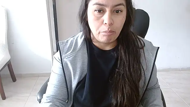 Ixchel Anaid online show from June 1, 3:36 pm