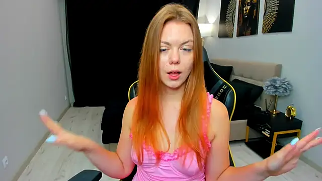 Strawberrye online show from June 26, 3:33 am