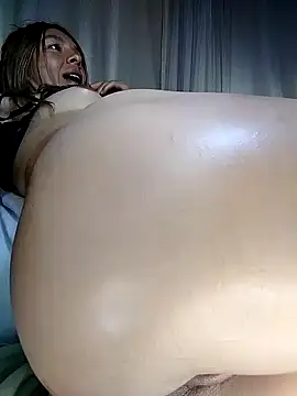 Snapshot of estrella_tasty chatting on March 1, 4:58 am estrella tasty online show from March 1, 4:58 am