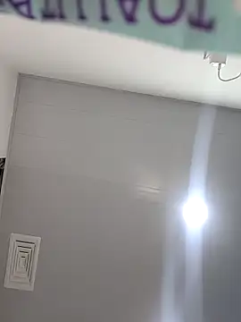 Snapshot of estrella_tasty chatting on September 21, 1:07 am estrella tasty online show from September 21, 1:07 am