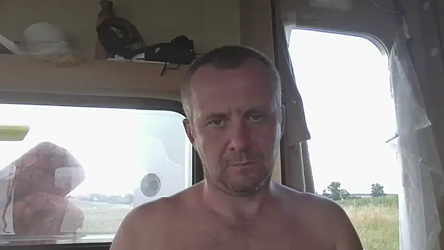 Snapshot of MrWhitePL chatting on July 16, 4:24 pm MrWhitePL online show from July 16, 4:24 pm