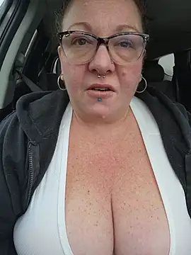 Snapshot of Miss_Phat_Booty chatting on February 15, 9:00 pm Miss Phat Booty online show from February 15, 9:00 pm