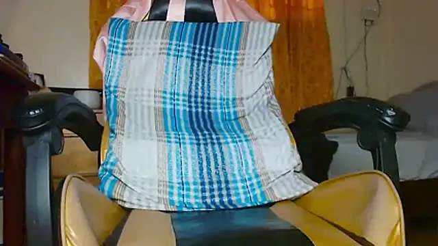 Yukikawaii online show from December 19, 3:13 am