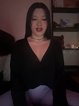 Snapshot of Amanita_Bloom chatting on February 7, 6:03 am Amanita Bloom online show from February 7, 6:03 am