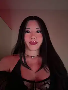 Snapshot of Amanita_Bloom chatting on December 1, 3:44 am Amanita Bloom online show from December 1, 3:44 am