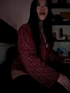 Snapshot of Amanita_Bloom chatting on December 5, 7:06 am Amanita Bloom online show from December 5, 7:06 am