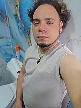 latinoflpr online show from April 18, 9:48 pm