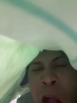 boyhot23x online show from April 7, 4:24 am