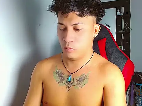 boyhot23x online show from April 18, 2:48 am